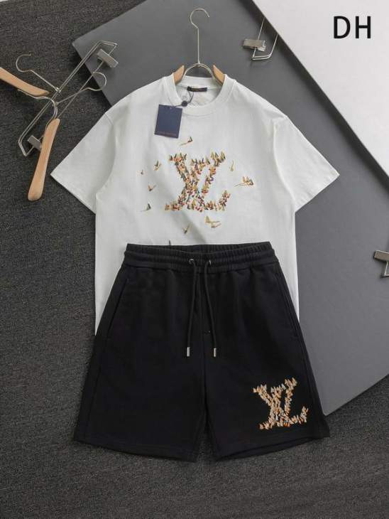 Picture of LV Shirt Pant Suits _SKULVS-XLhltx1023776